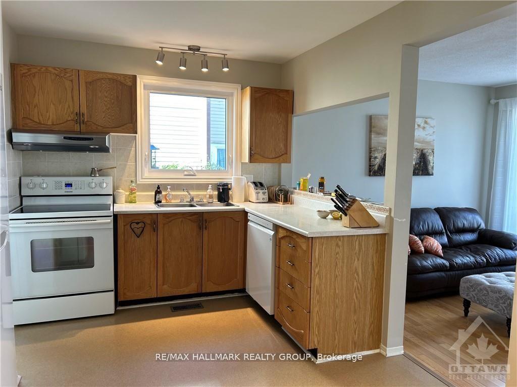 Photo 5 of 6417 Loire Drive, Ottawa, Chateauneuf — HOMEH