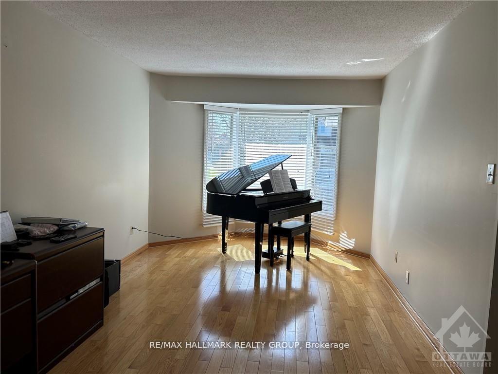 Photo 9 of 6417 Loire Drive, Ottawa, Chateauneuf — HOMEH