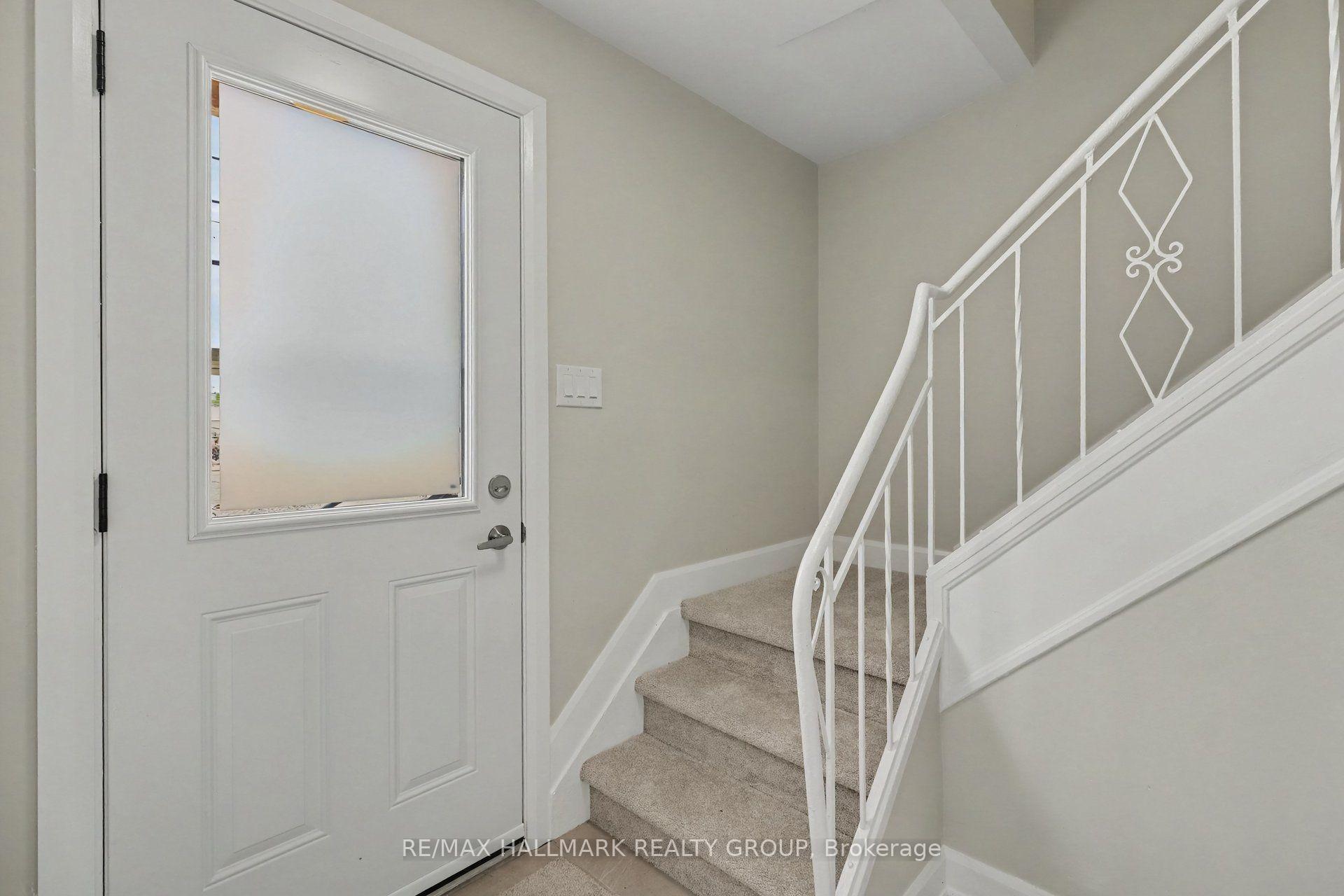 Photo 2 of Unit 1, 1202 Byron Avenue, Ottawa, Woodroffe — HOMEH
