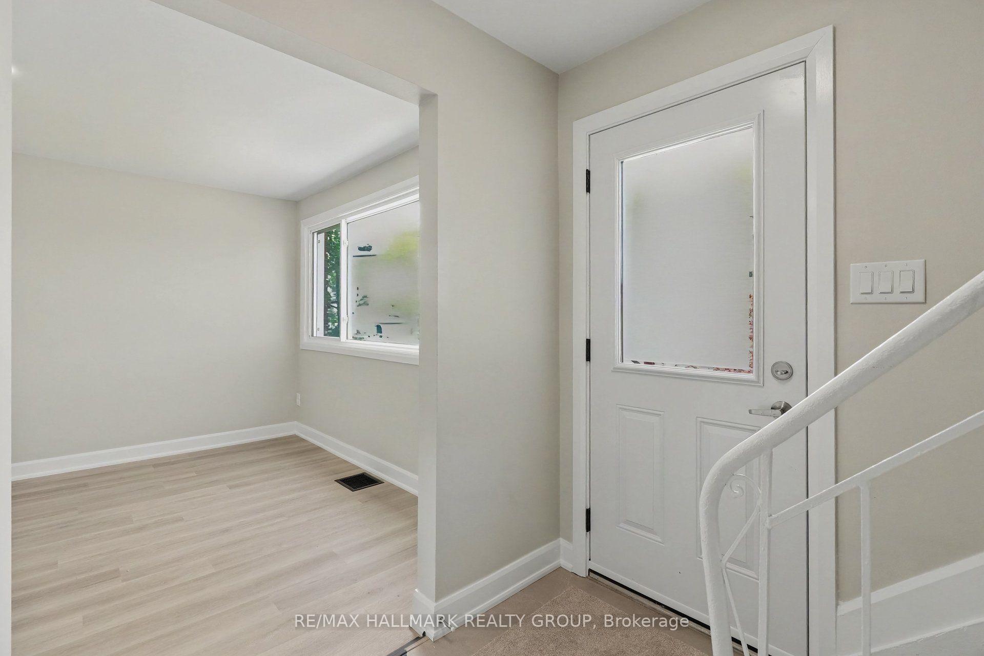 Photo 3 of Unit 1, 1202 Byron Avenue, Ottawa, Woodroffe — HOMEH