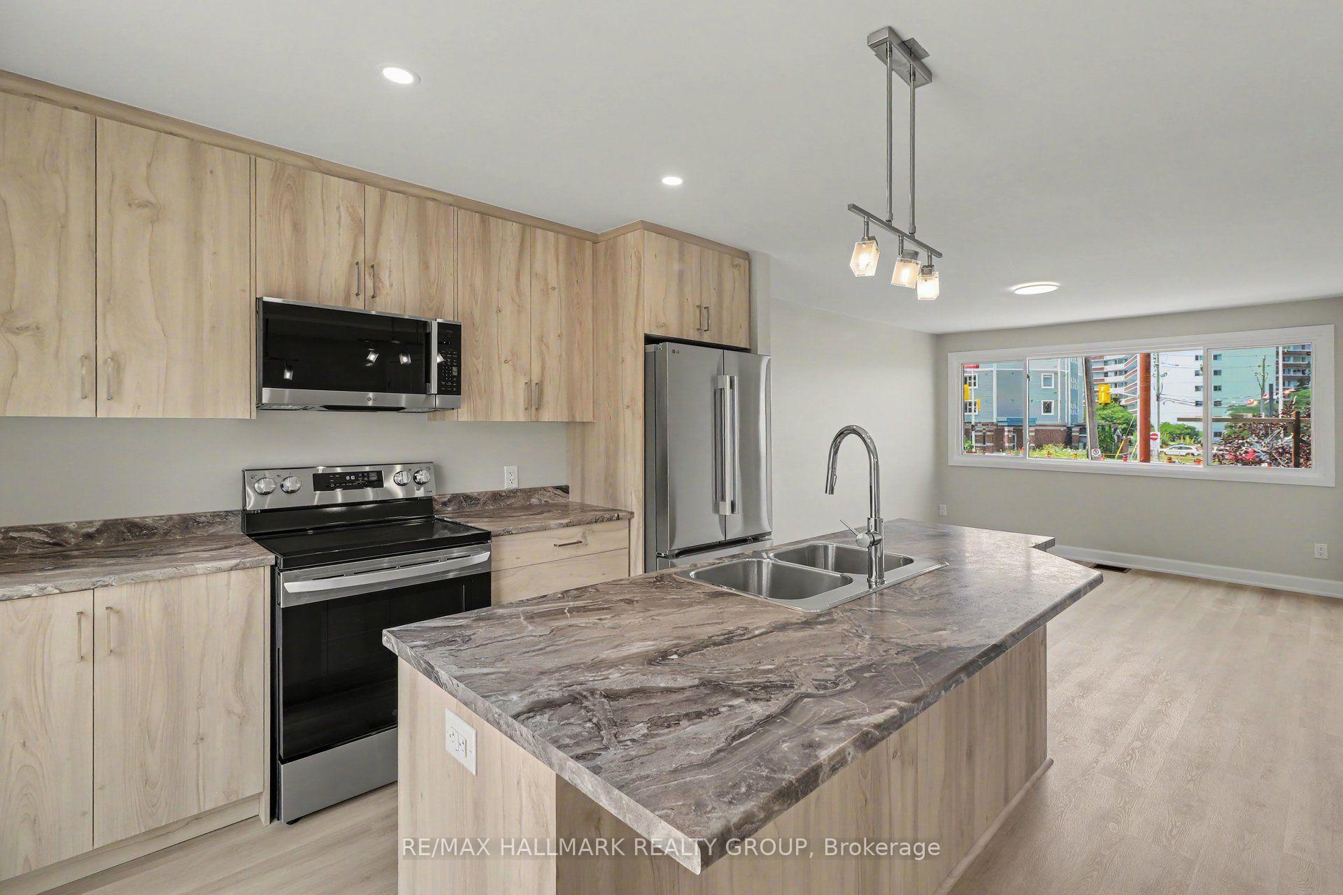 Photo 4 of Unit 1, 1202 Byron Avenue, Ottawa, Woodroffe — HOMEH
