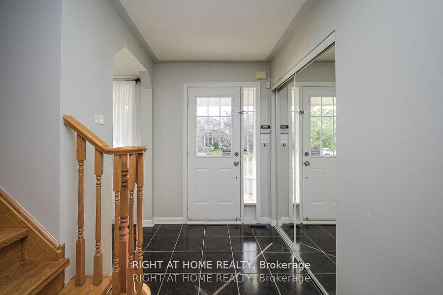Photo 5 of 1724 Samuelson Circle, Mississauga, Meadowvale Village — HOMEH