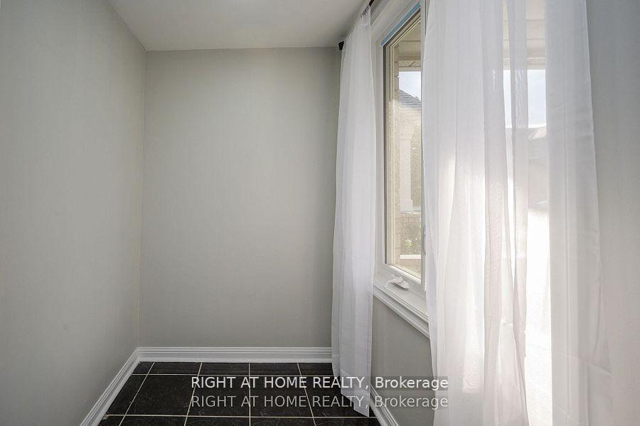 Photo 6 of 1724 Samuelson Circle, Mississauga, Meadowvale Village — HOMEH