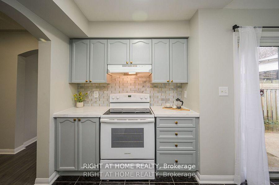 Photo 12 of 1724 Samuelson Circle, Mississauga, Meadowvale Village — HOMEH