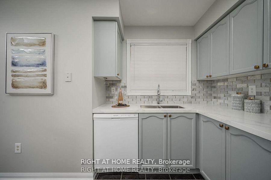 Photo 13 of 1724 Samuelson Circle, Mississauga, Meadowvale Village — HOMEH