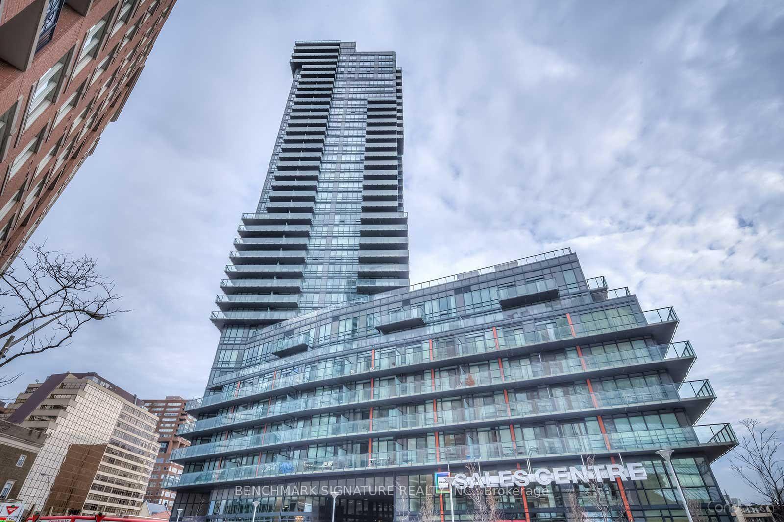 Front of Unit 2907, 825 Church Street