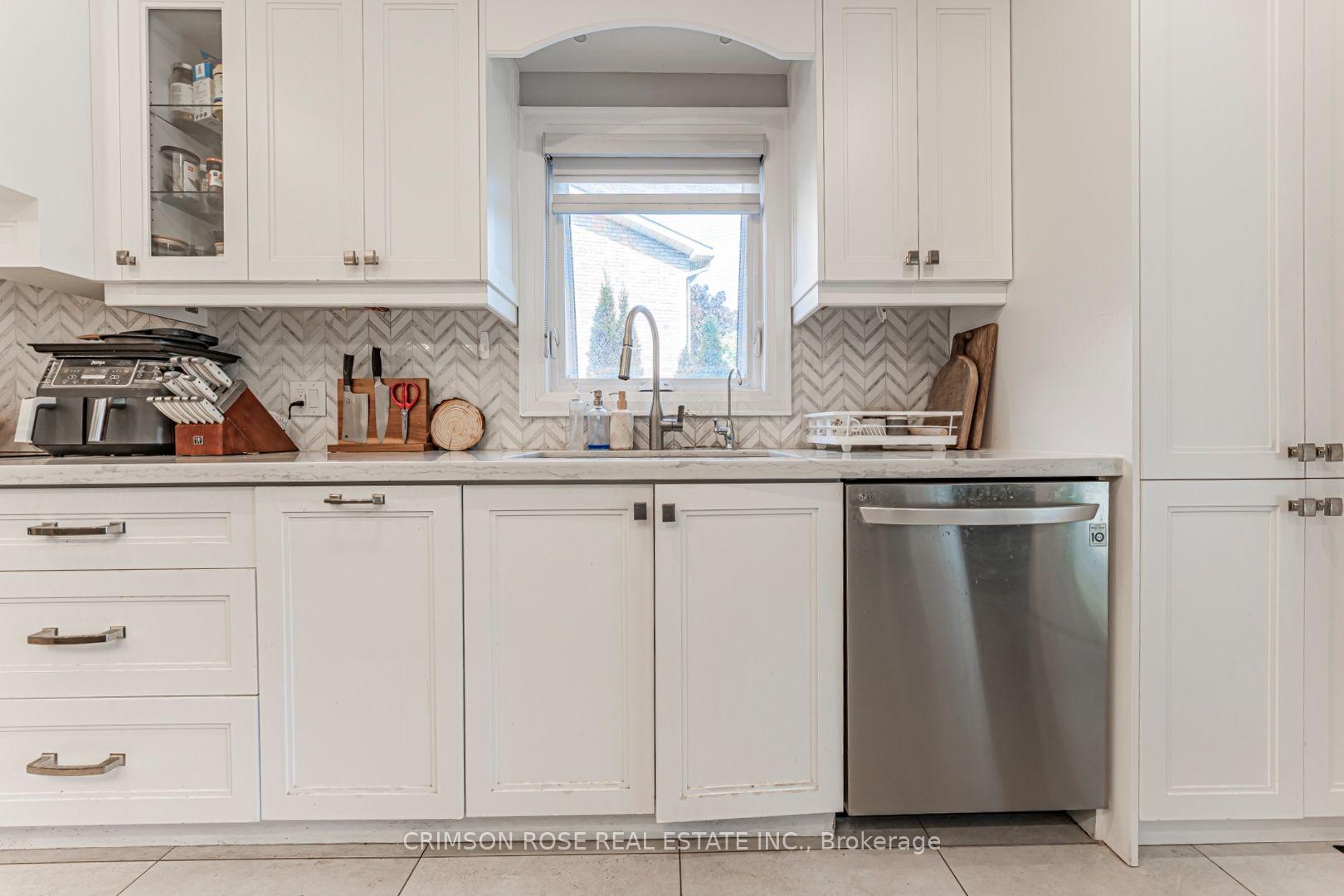 Photo 15 of Unit Upper Half, 1588 Stationmaster Lane, Oakville, Glen Abbey — HOMEH