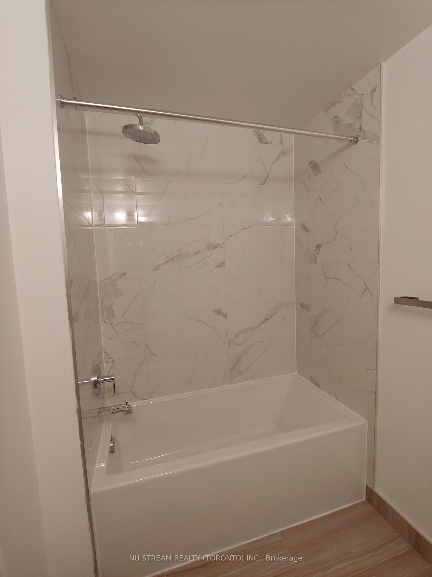 Photo 9 of Unit 706, 85 Oneida Crescent, Richmond Hill, Langstaff — HOMEH