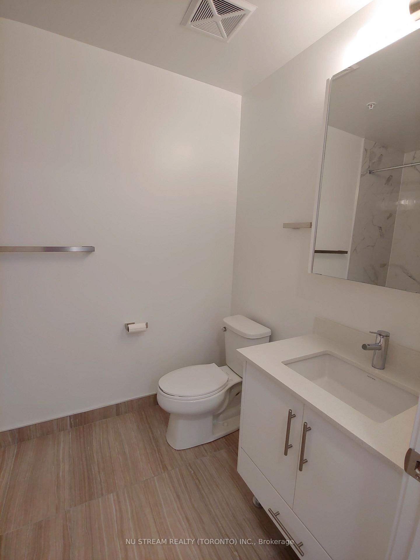 Photo 10 of Unit 706, 85 Oneida Crescent, Richmond Hill, Langstaff — HOMEH