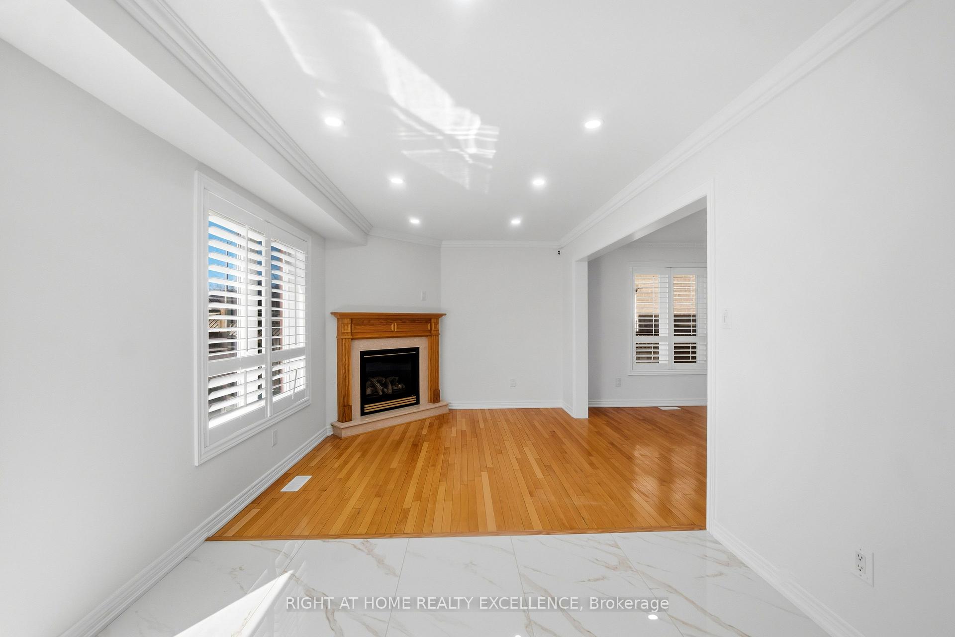 Photo 12 of Unit Main & Upper Level, 16 Whitford Court, Brampton, Sandringham-Wellington — HOMEH