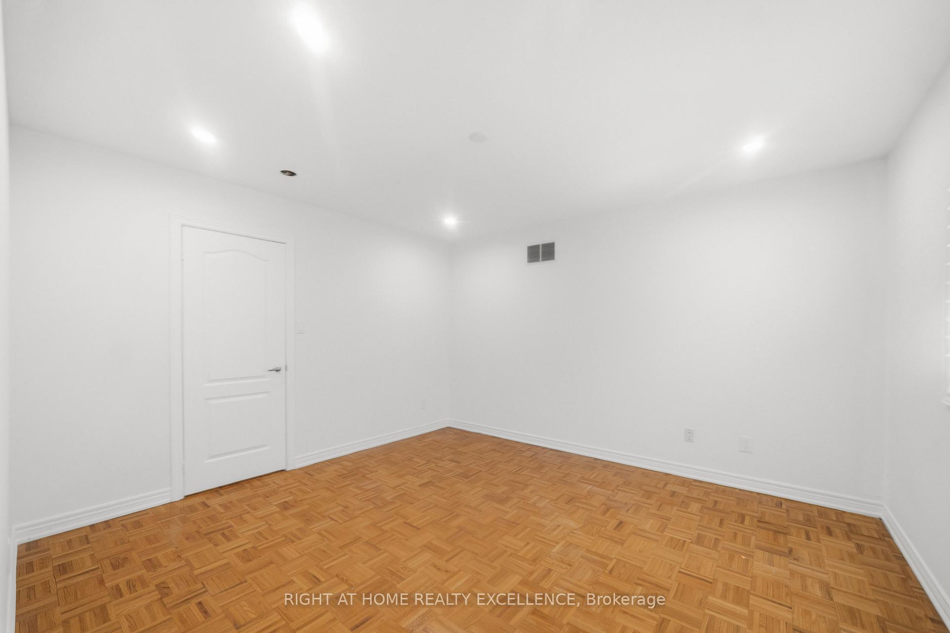 Photo 25 of Unit Main & Upper Level, 16 Whitford Court, Brampton, Sandringham-Wellington — HOMEH