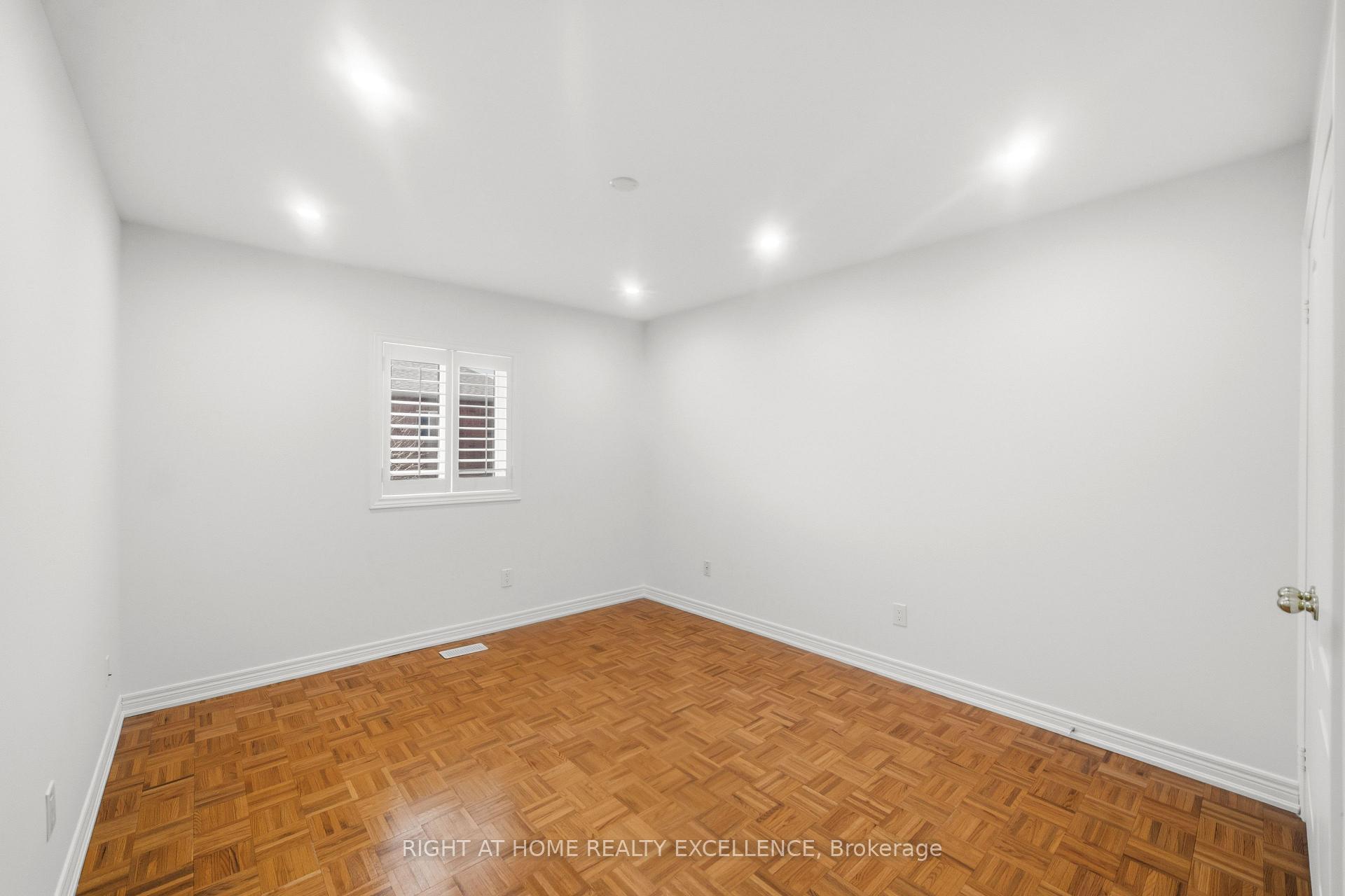 Photo 28 of Unit Main & Upper Level, 16 Whitford Court, Brampton, Sandringham-Wellington — HOMEH
