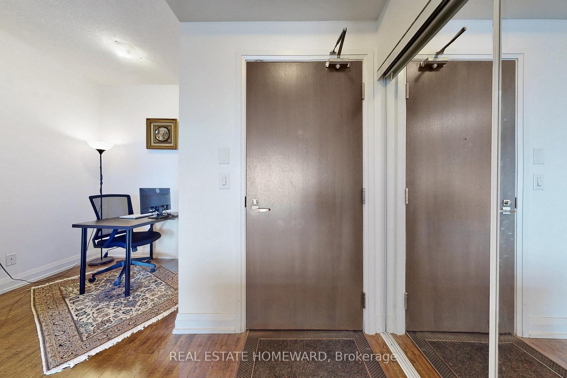 Photo 4 of Unit 2430, 7161 Yonge Street, Markham, Thornhill — HOMEH