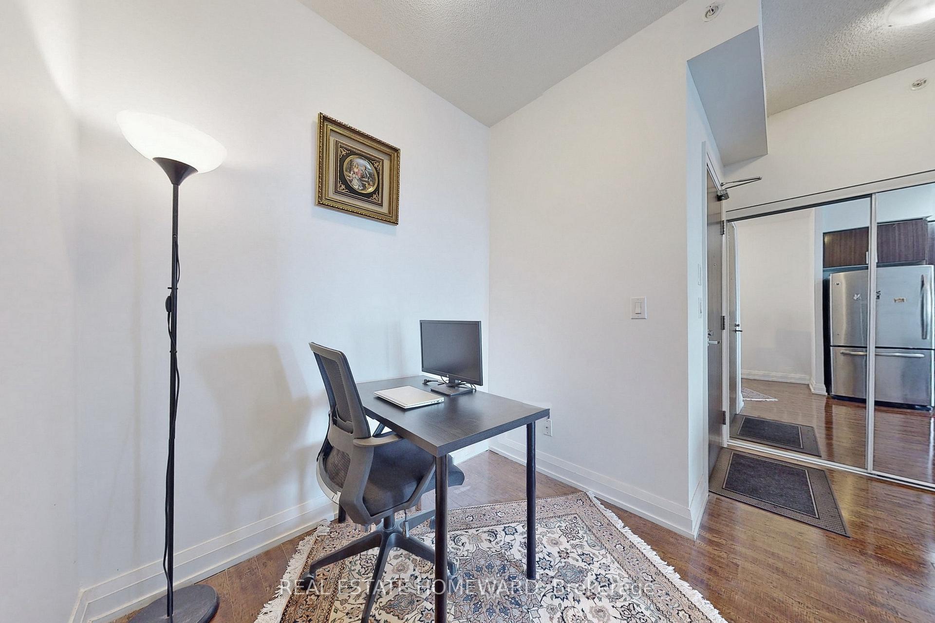 Photo 5 of Unit 2430, 7161 Yonge Street, Markham, Thornhill — HOMEH