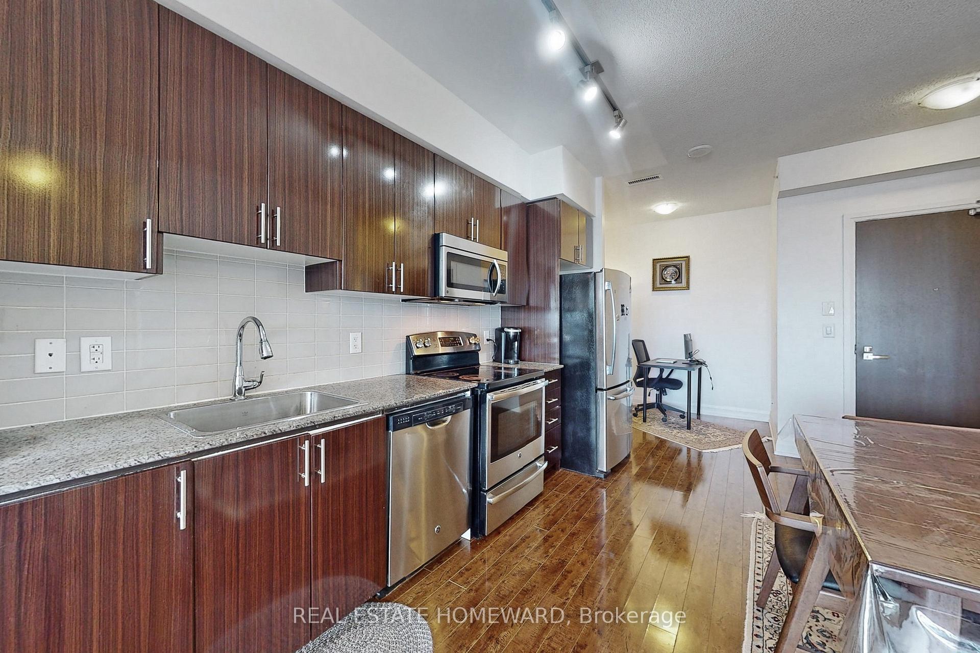 Photo 12 of Unit 2430, 7161 Yonge Street, Markham, Thornhill — HOMEH