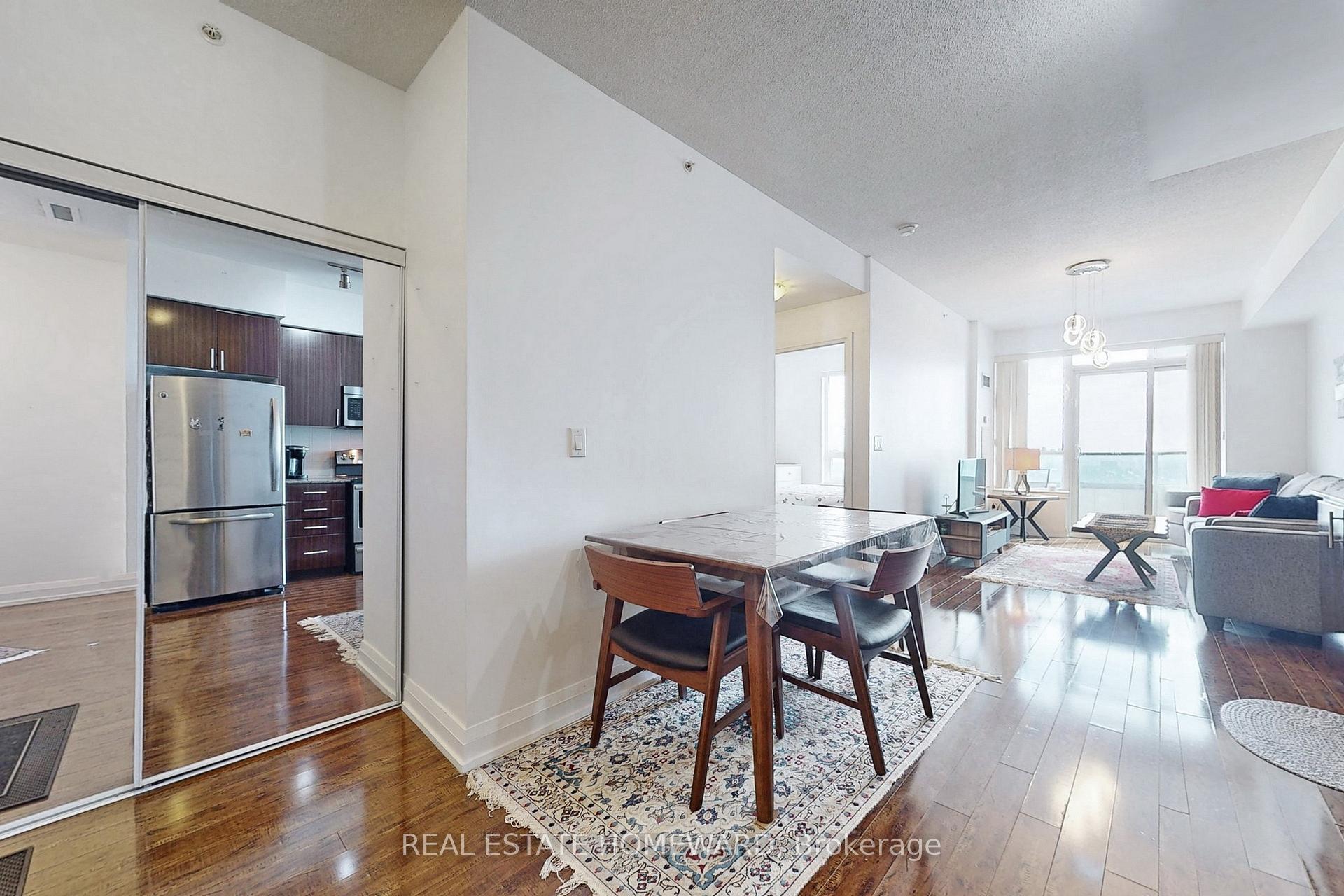 Photo 16 of Unit 2430, 7161 Yonge Street, Markham, Thornhill — HOMEH