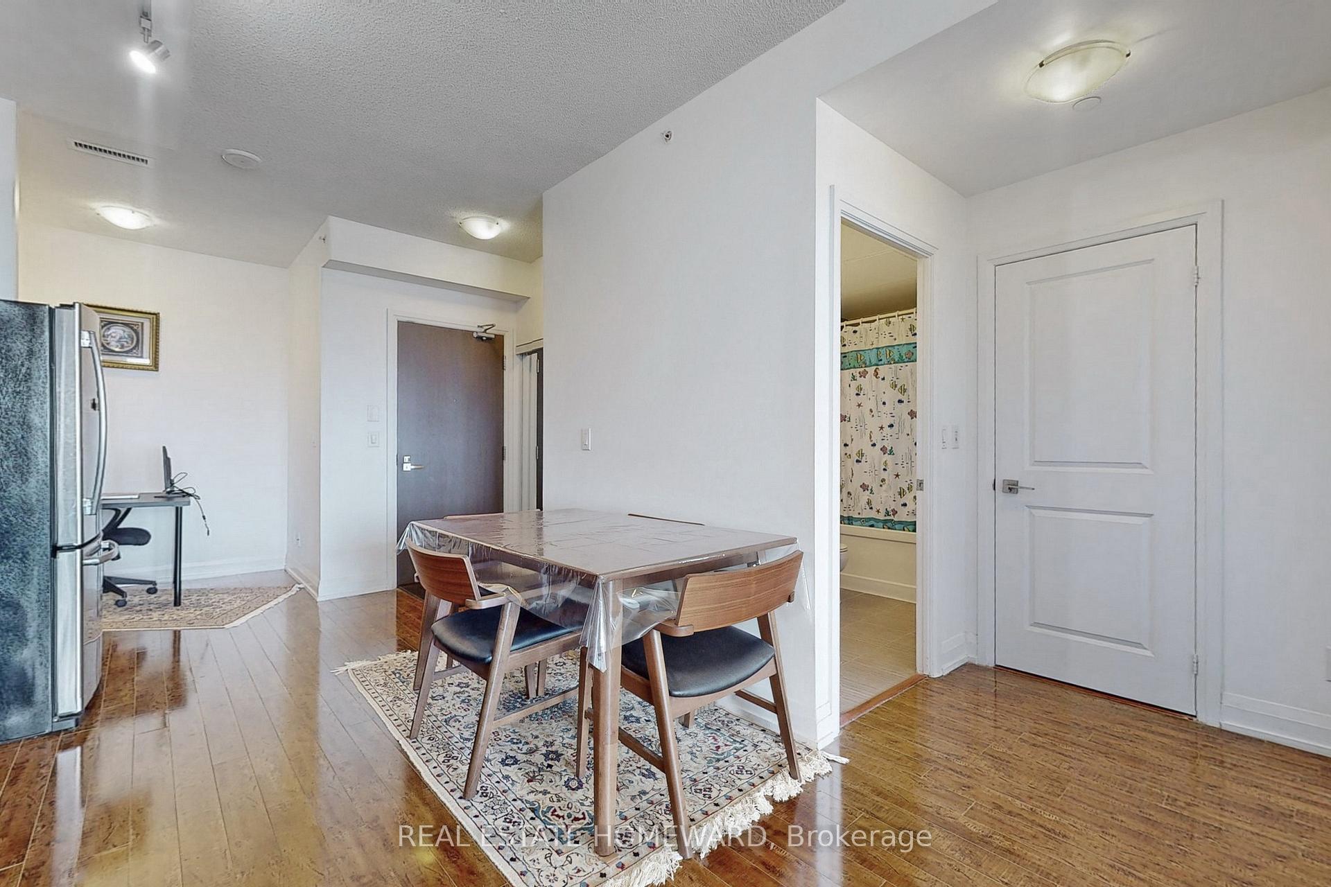 Photo 17 of Unit 2430, 7161 Yonge Street, Markham, Thornhill — HOMEH