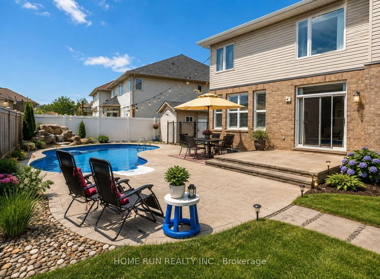 Photo 24 of 102 Dragon Park Drive, Ottawa, Barrhaven - Strandherd — HOMEH