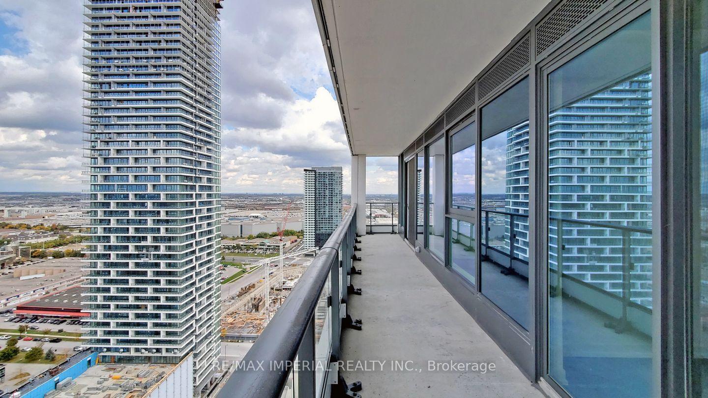 Photo 8 of Unit 3102, 5 buttermill Avenue, Vaughan, Vaughan Corporate Centre — HOMEH