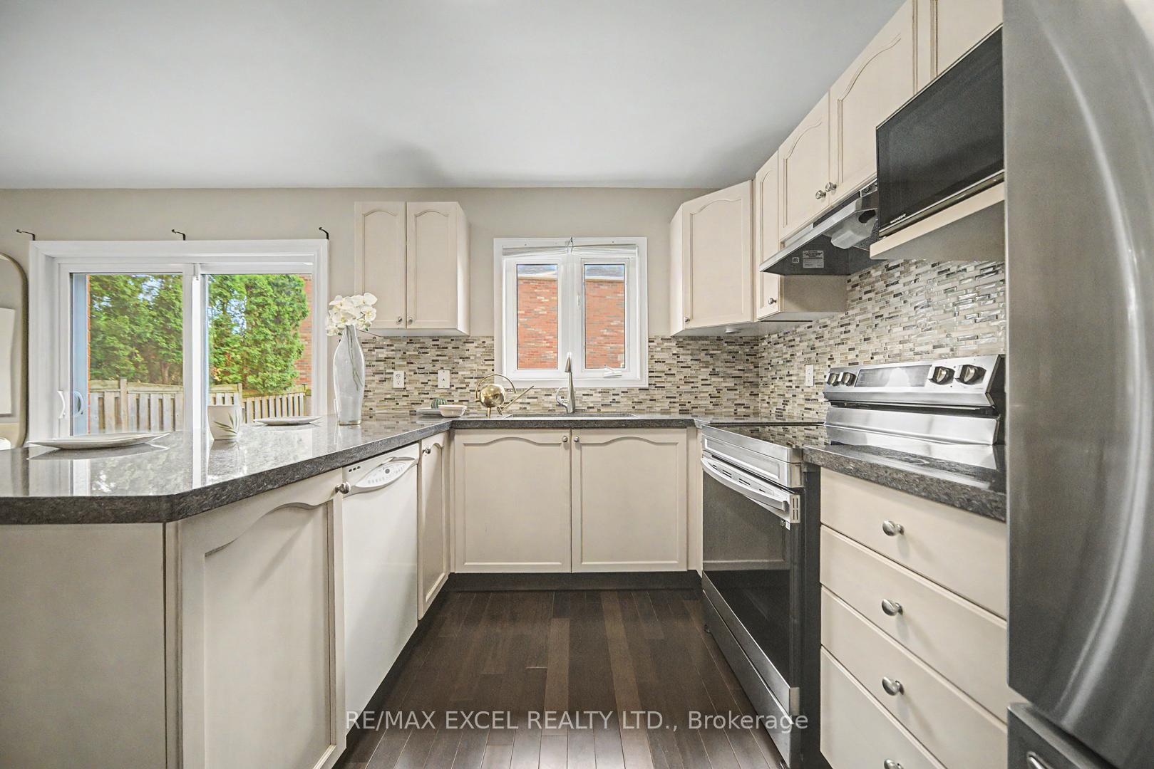Photo 16 of 40 Outlook Terrace Drive, Markham, Greensborough — HOMEH