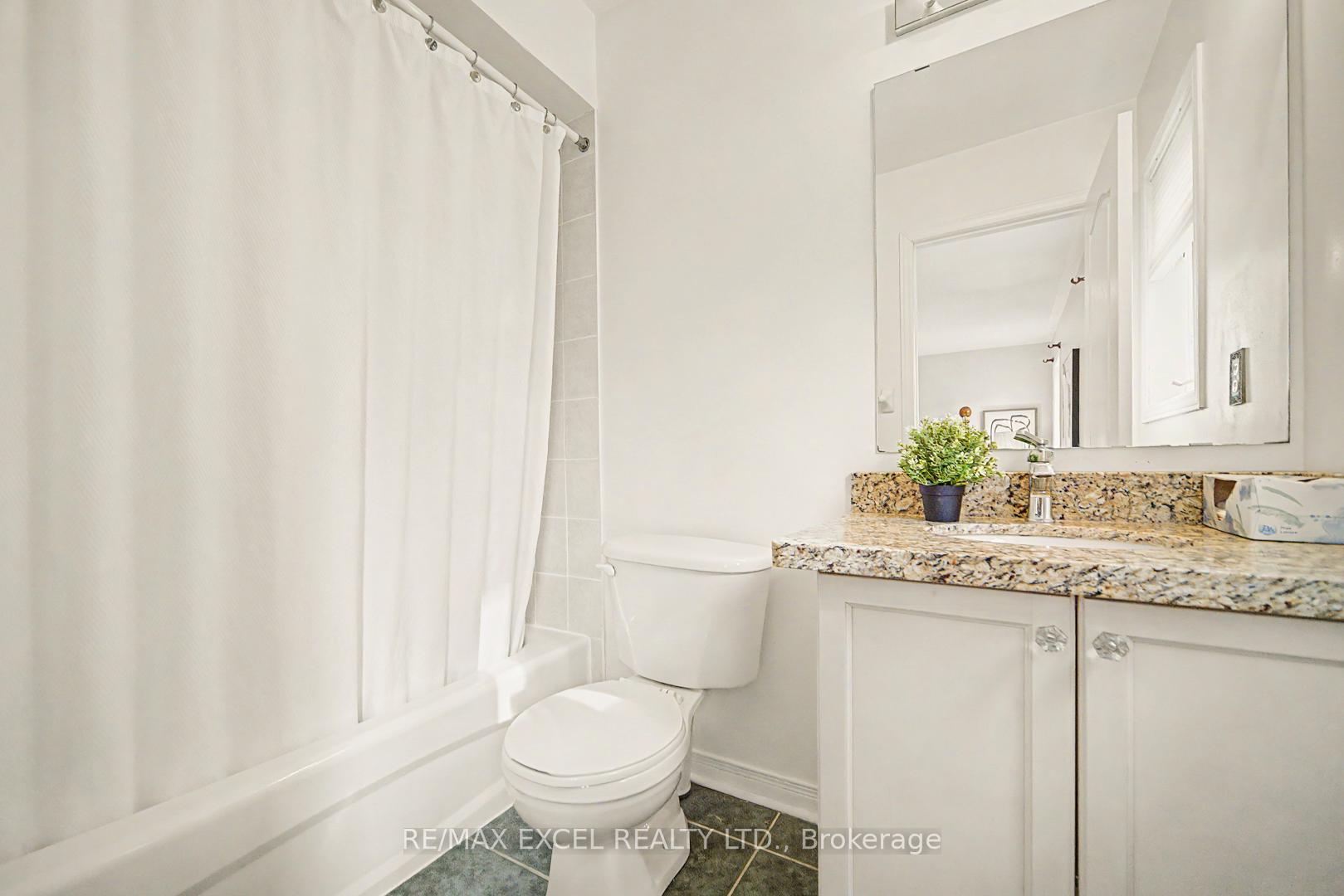 Photo 23 of 40 Outlook Terrace Drive, Markham, Greensborough — HOMEH