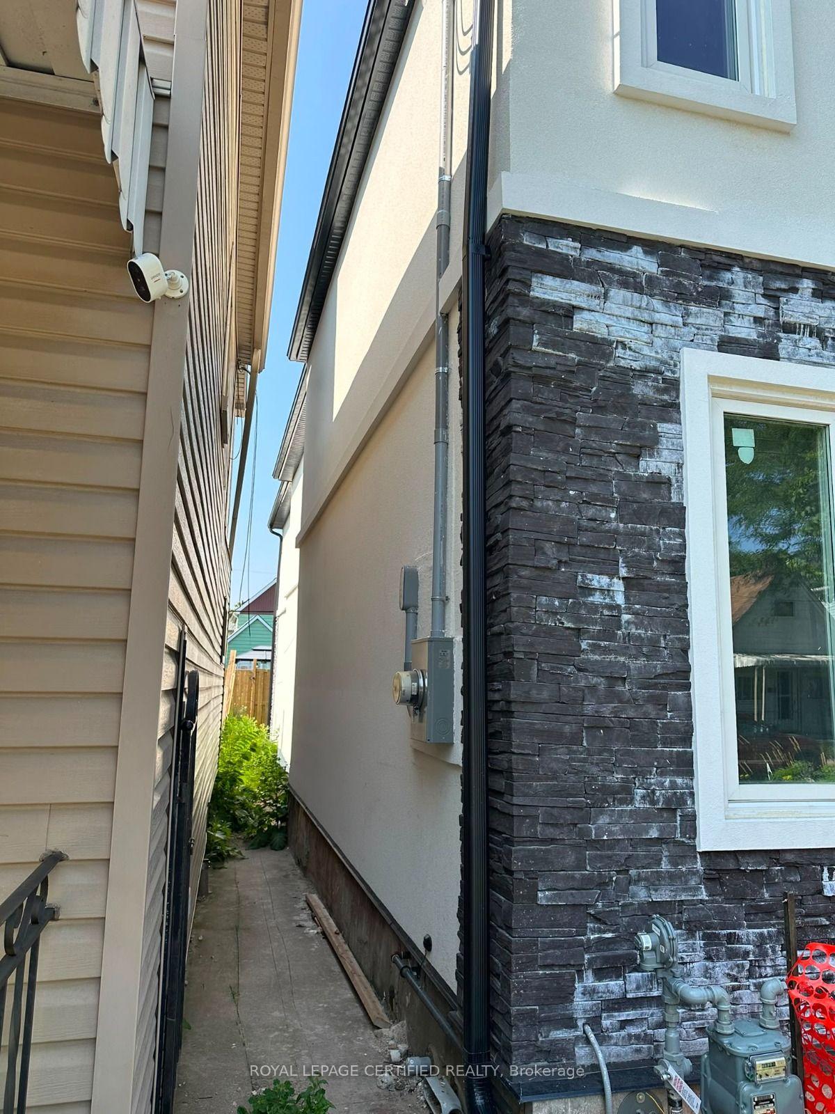 Photo 2 of 62 Beechwood Avenue, Hamilton, Stipley — HOMEH