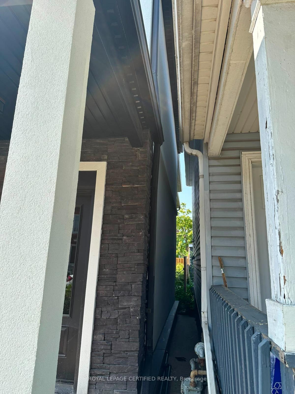 Photo 3 of 62 Beechwood Avenue, Hamilton, Stipley — HOMEH