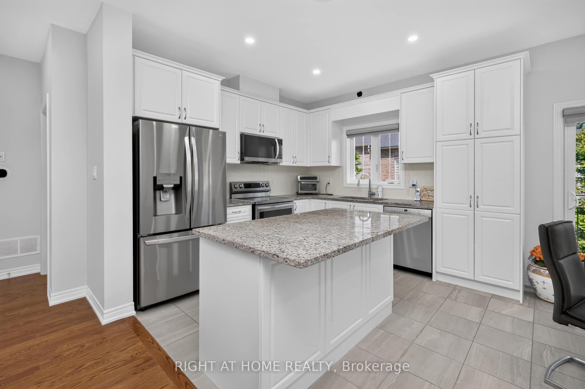 Photo 36 of 9 Tea Rose Drive, Brampton, Sandringham-Wellington — HOMEH