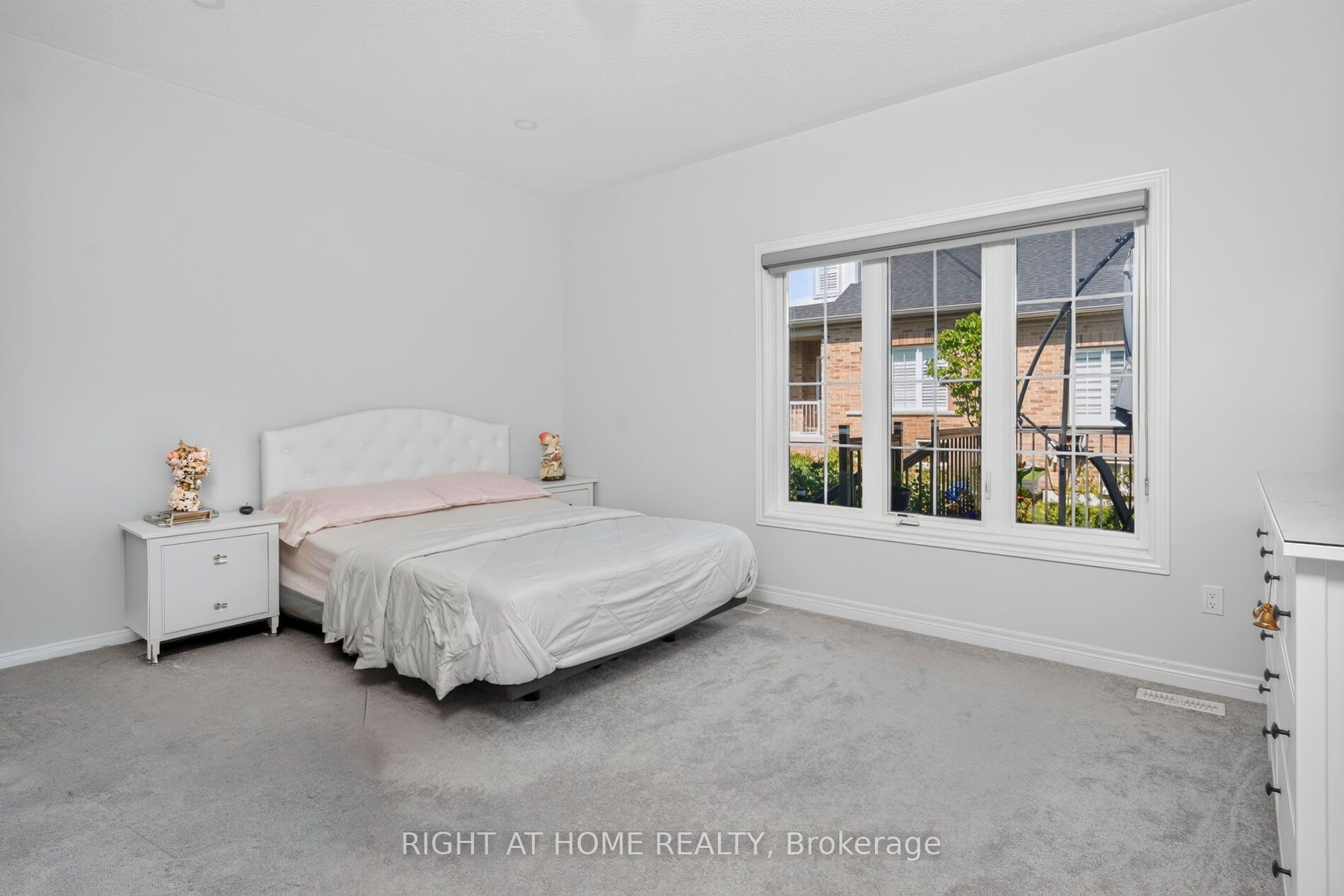 Photo 41 of 9 Tea Rose Drive, Brampton, Sandringham-Wellington — HOMEH