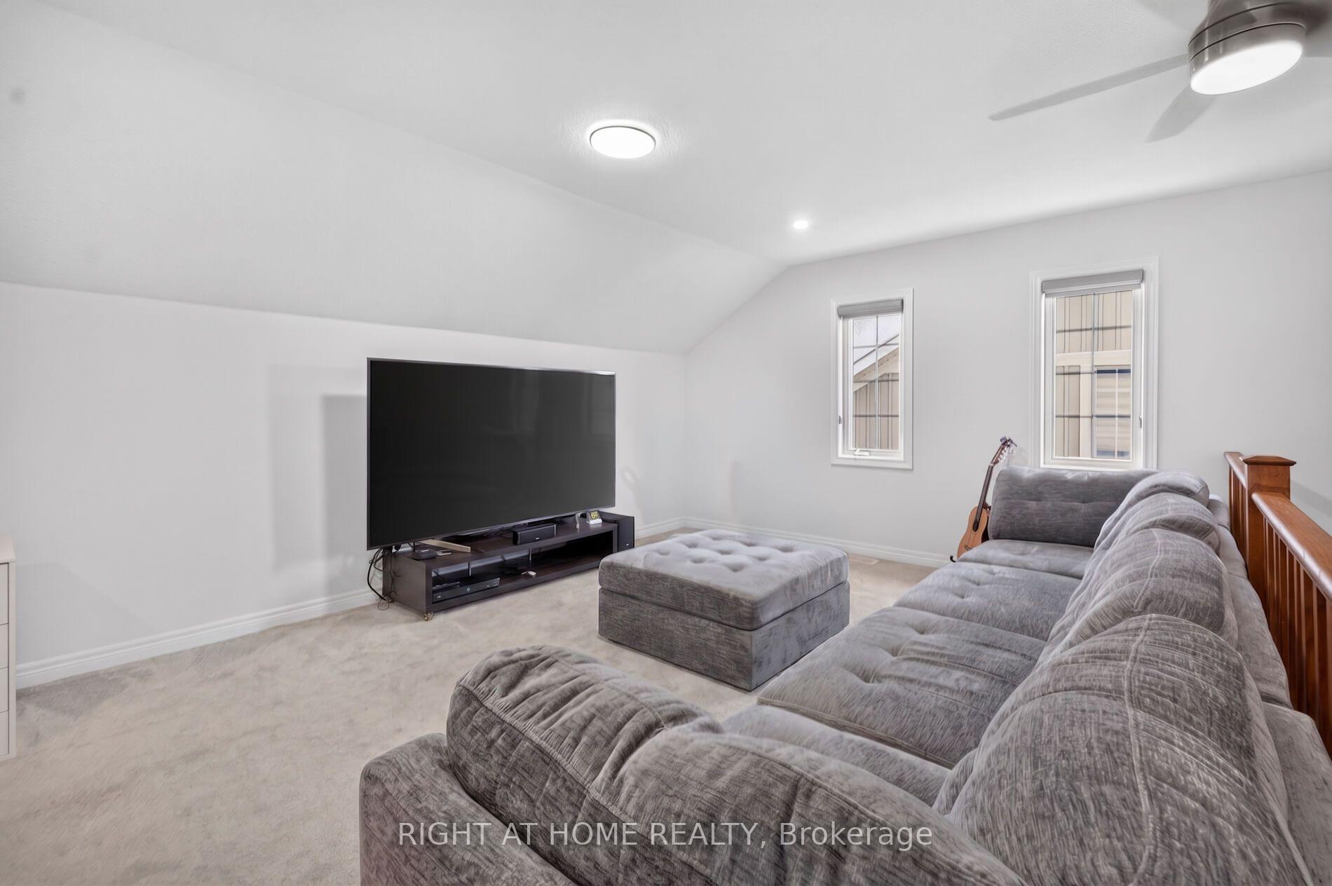 Photo 50 of 9 Tea Rose Drive, Brampton, Sandringham-Wellington — HOMEH