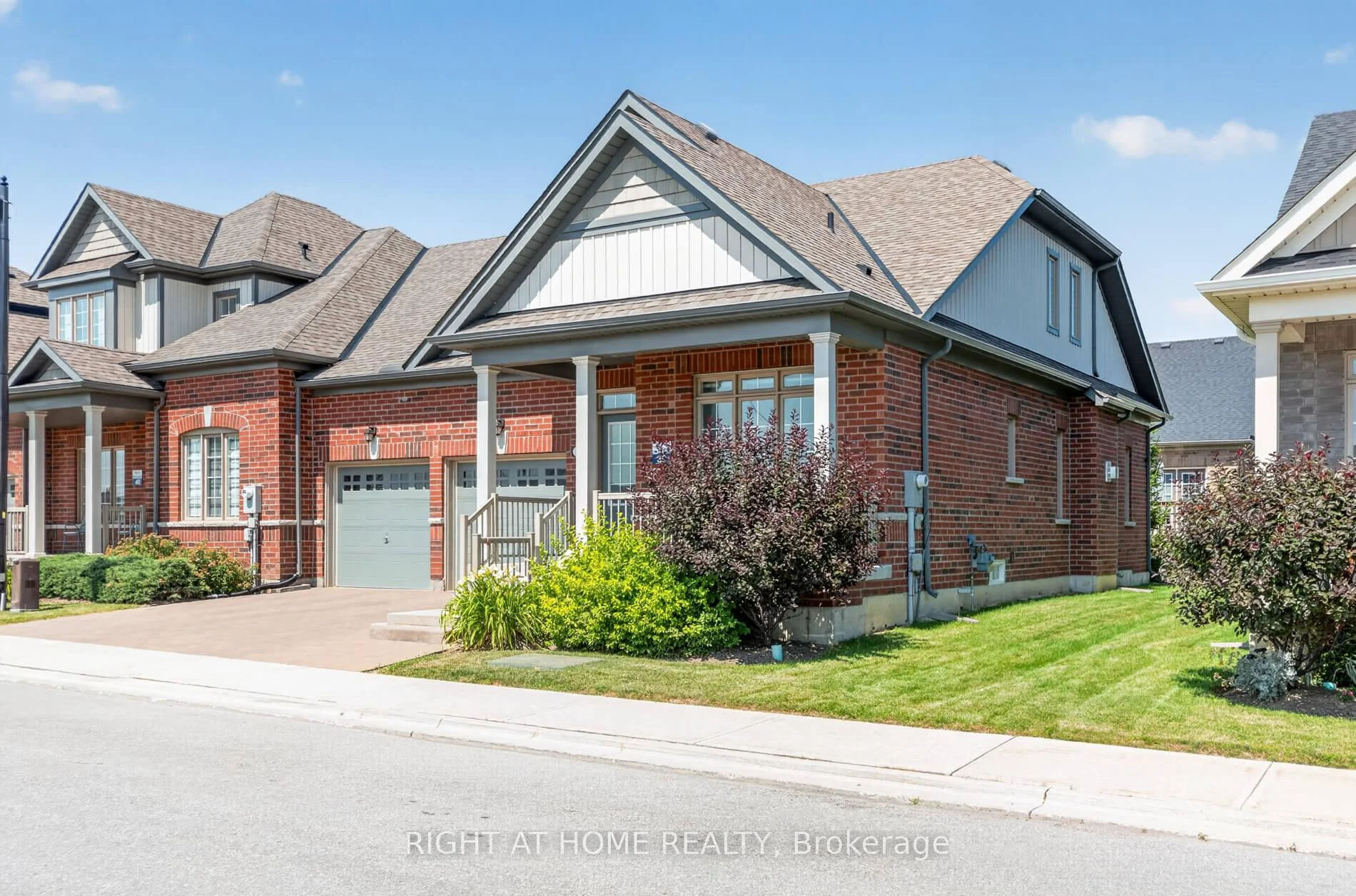 Photo 11 of 9 Tea Rose Drive, Brampton, Sandringham-Wellington — HOMEH