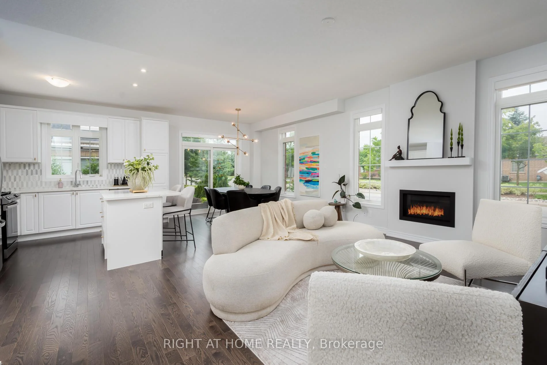 Photo 16 of 9 Tea Rose Drive, Brampton, Sandringham-Wellington — HOMEH