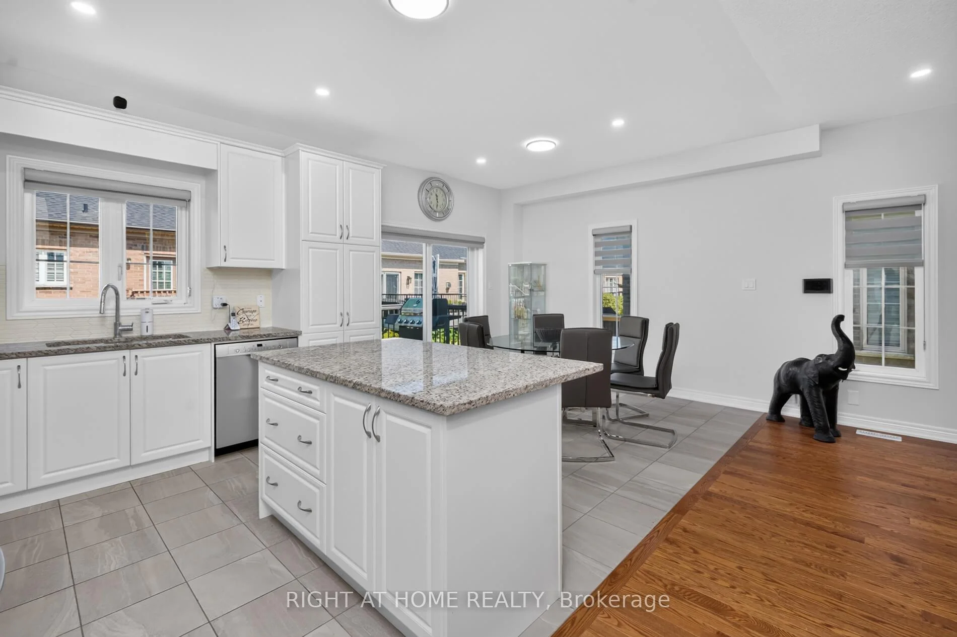Photo 40 of 9 Tea Rose Drive, Brampton, Sandringham-Wellington — HOMEH