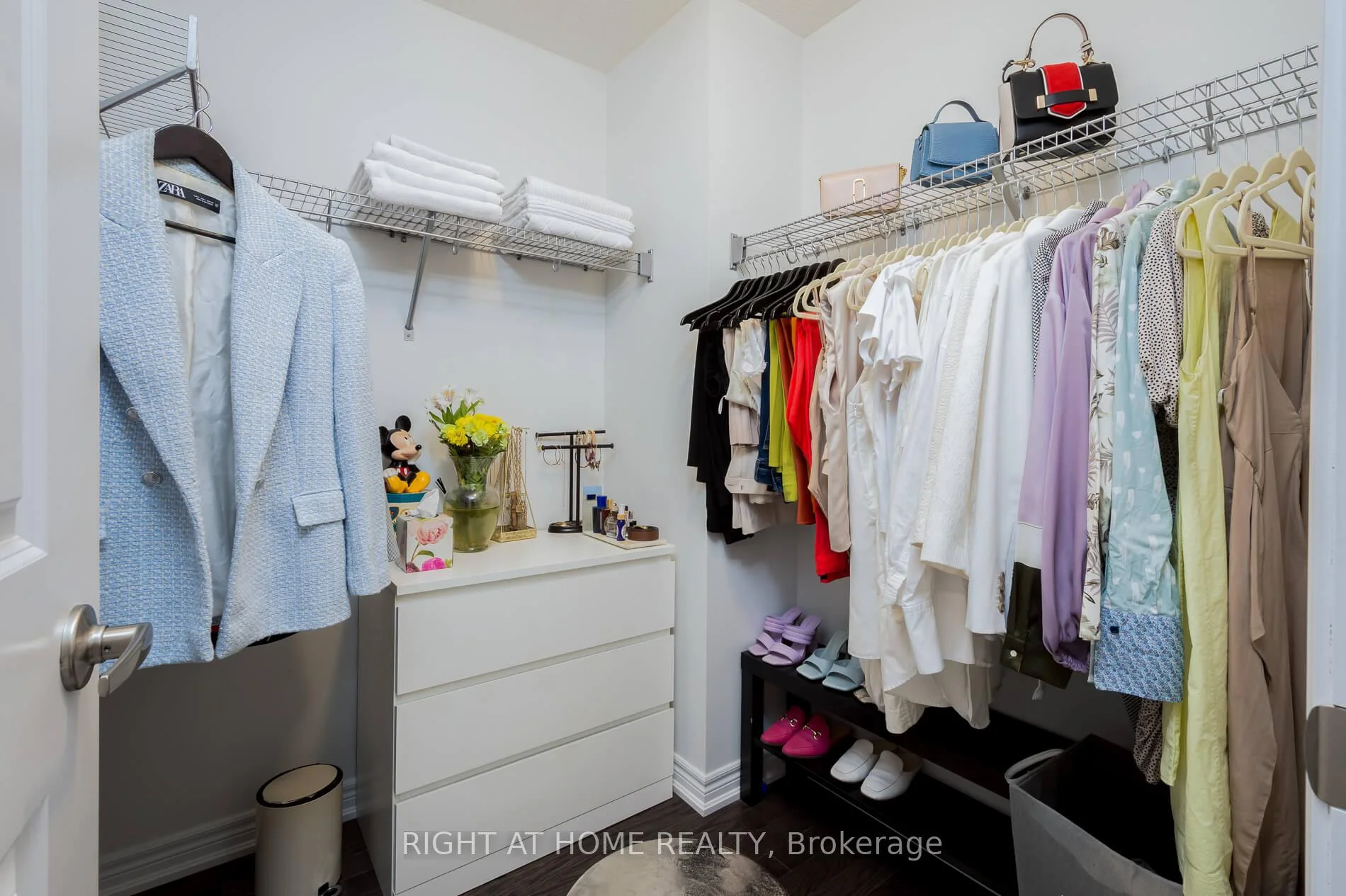 Photo 46 of 9 Tea Rose Drive, Brampton, Sandringham-Wellington — HOMEH