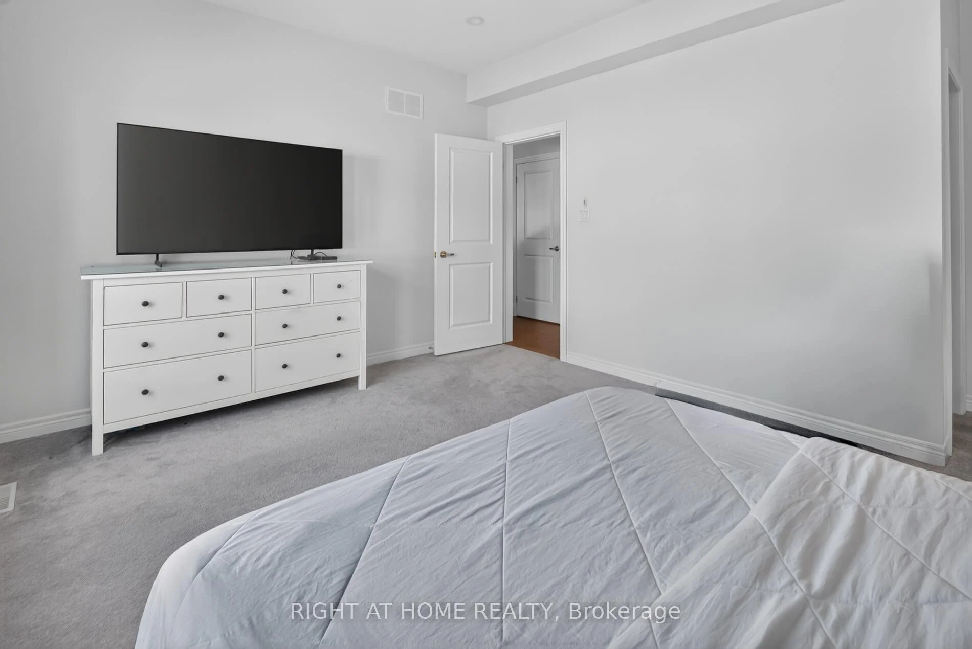 Photo 47 of 9 Tea Rose Drive, Brampton, Sandringham-Wellington — HOMEH