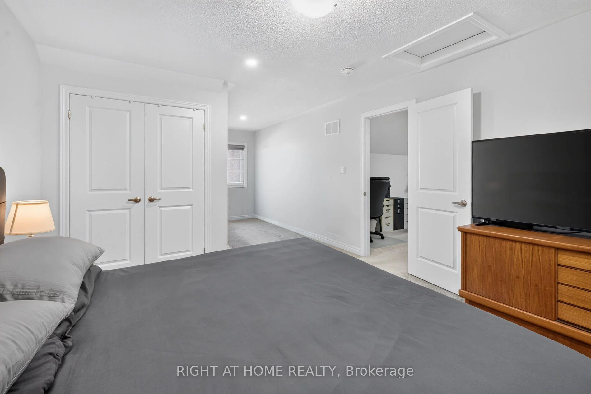 Photo 59 of 9 Tea Rose Drive, Brampton, Sandringham-Wellington — HOMEH
