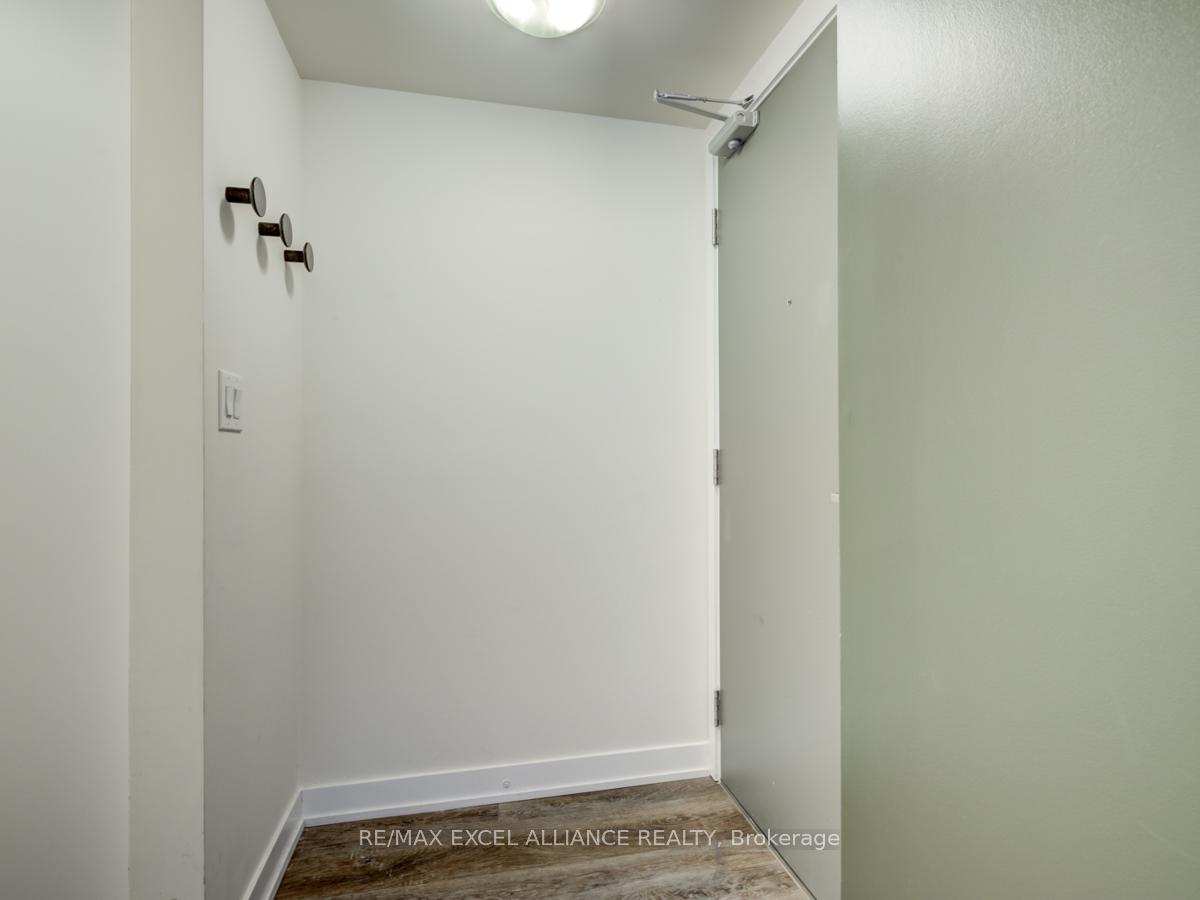 Photo 2 of Unit 201, 17 Dundonald Street, Toronto, Church-Yonge Corridor — HOMEH