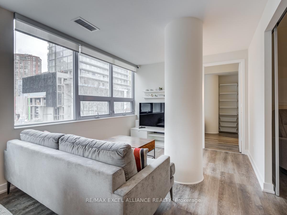 Photo 6 of Unit 201, 17 Dundonald Street, Toronto, Church-Yonge Corridor — HOMEH