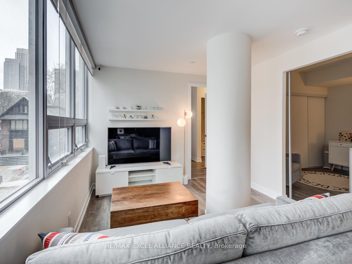 Photo 7 of Unit 201, 17 Dundonald Street, Toronto, Church-Yonge Corridor — HOMEH