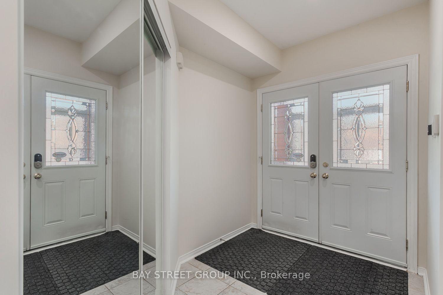 Photo 3 of 4882 Rosebush Road, Mississauga, East Credit — HOMEH