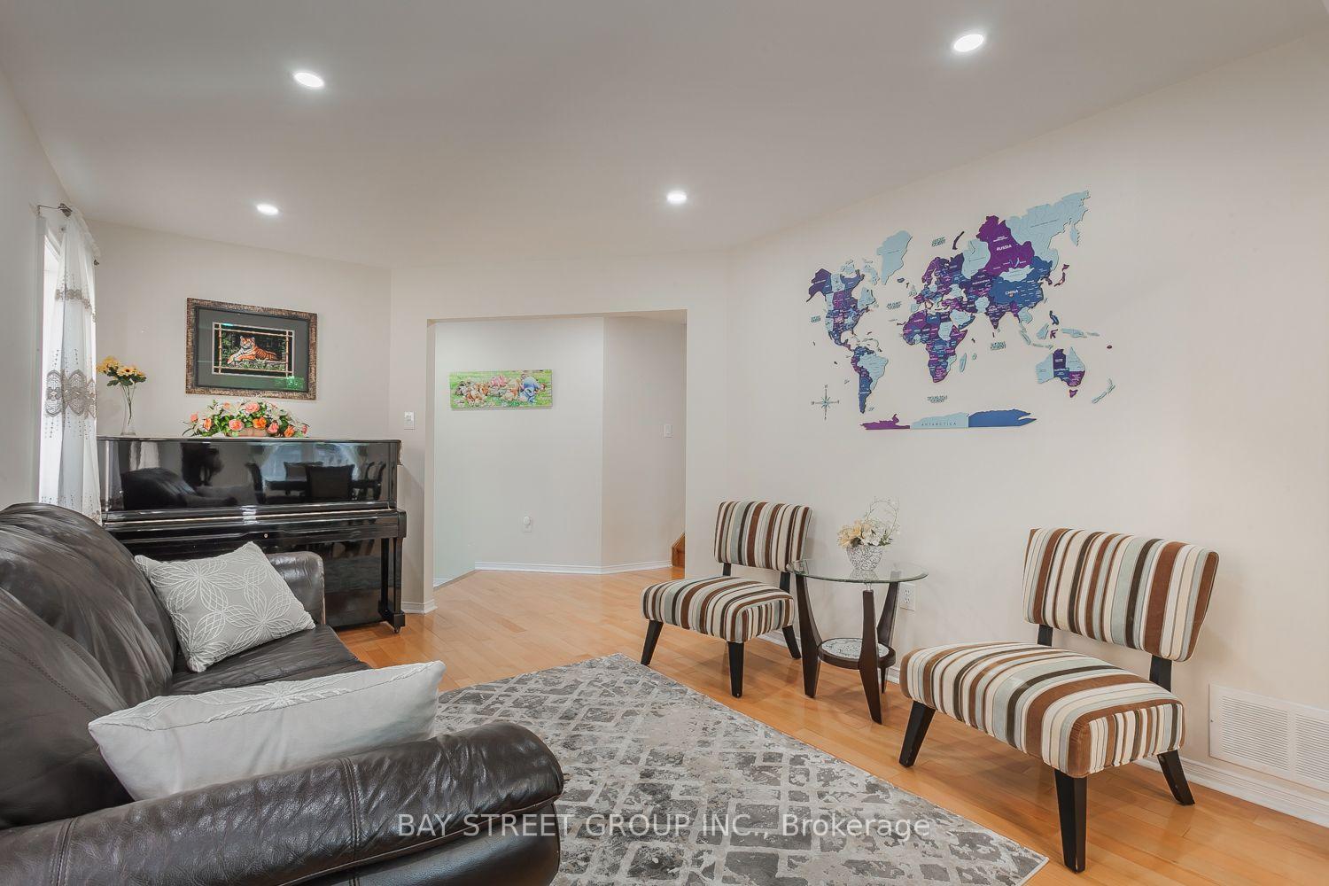 Photo 5 of 4882 Rosebush Road, Mississauga, East Credit — HOMEH