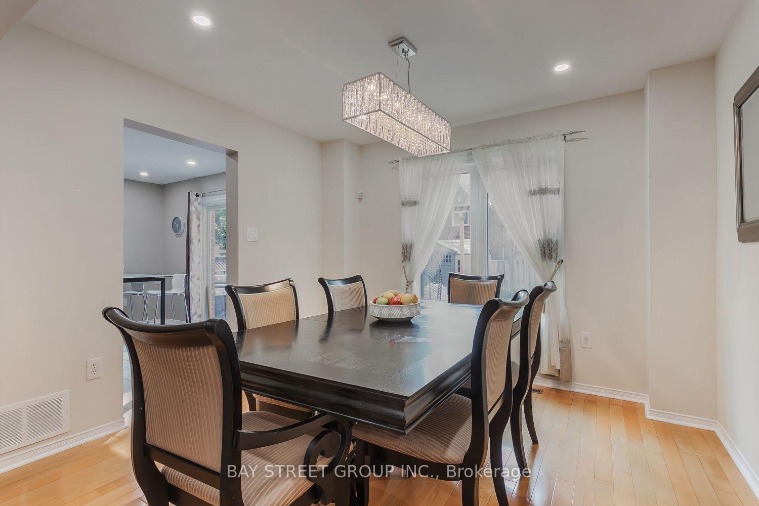 Photo 7 of 4882 Rosebush Road, Mississauga, East Credit — HOMEH