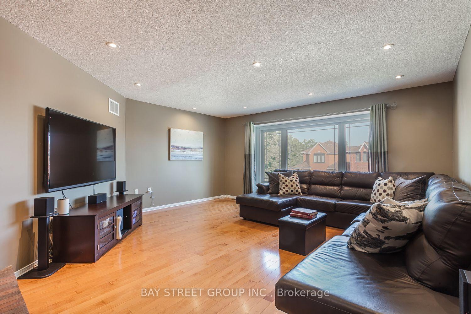 Photo 16 of 4882 Rosebush Road, Mississauga, East Credit — HOMEH