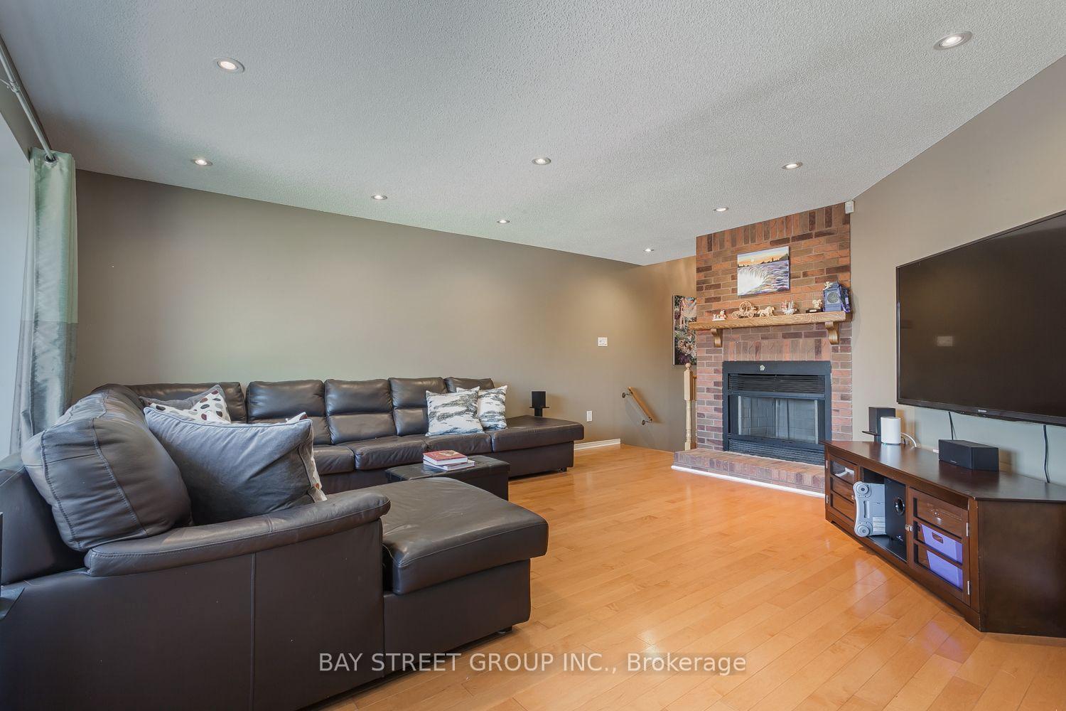 Photo 17 of 4882 Rosebush Road, Mississauga, East Credit — HOMEH