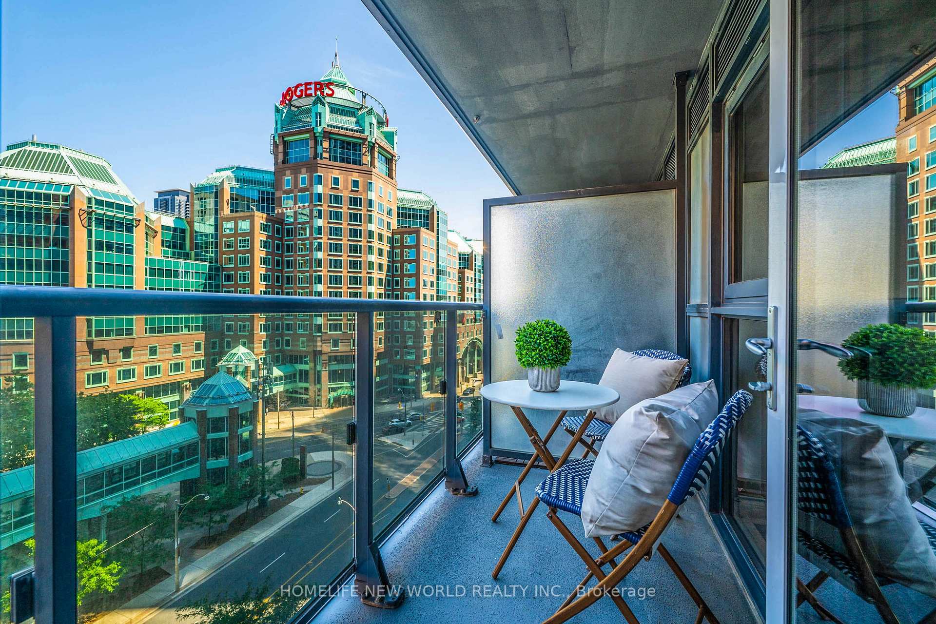 Photo 19 of Unit 811, 28 Ted Rogers Way, Toronto, Church-Yonge Corridor — HOMEH