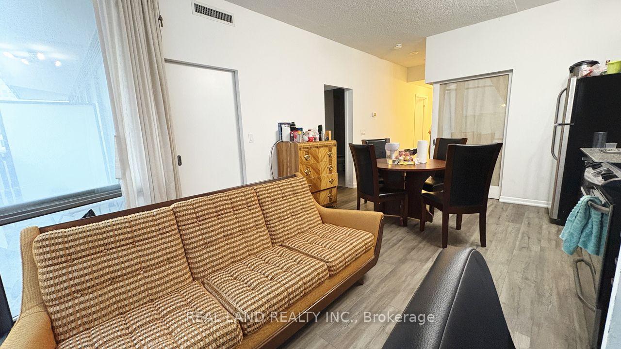 Photo 8 of Unit 502, 832 Bay Street, Toronto, Bay Street Corridor — HOMEH