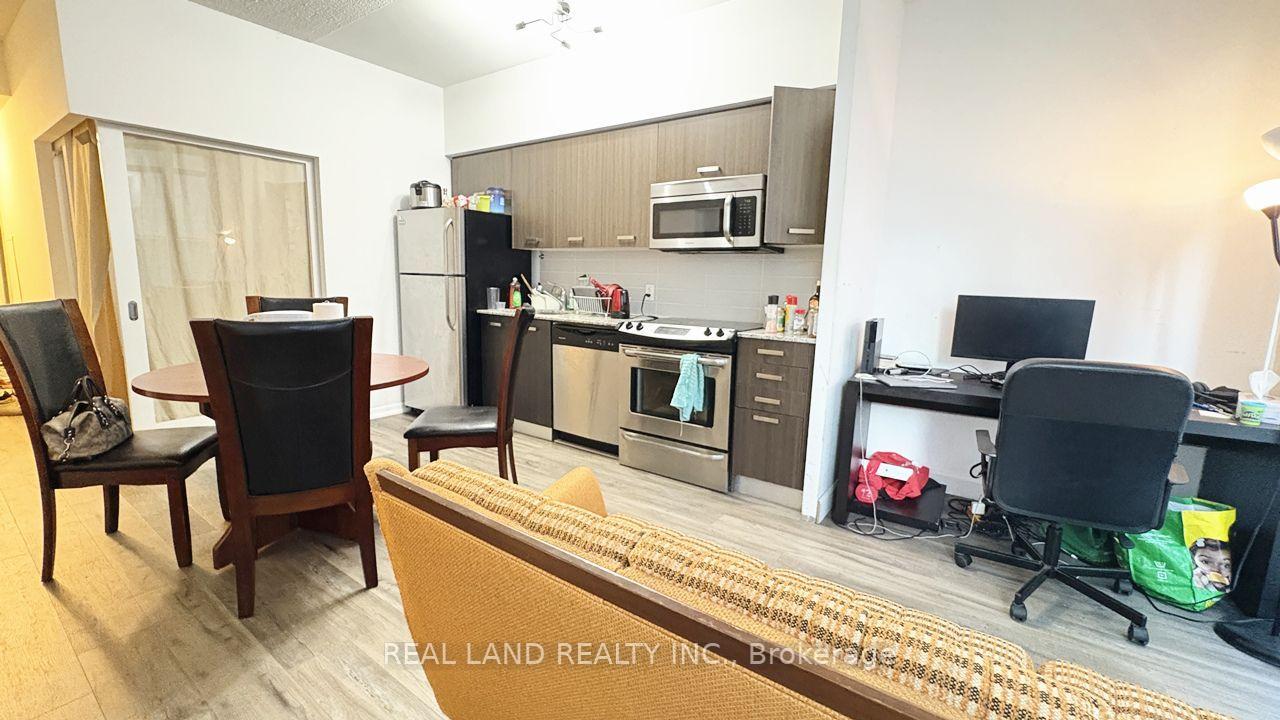 Photo 9 of Unit 502, 832 Bay Street, Toronto, Bay Street Corridor — HOMEH