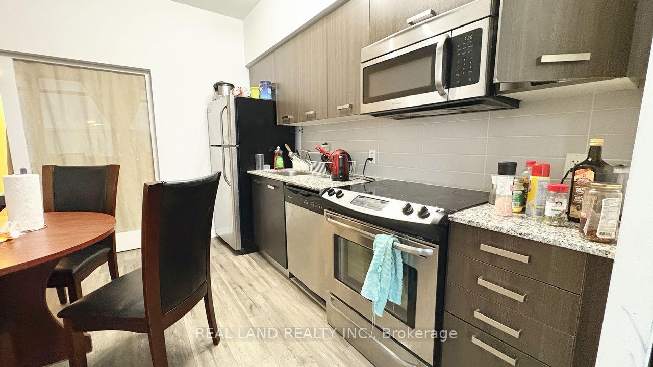 Photo 10 of Unit 502, 832 Bay Street, Toronto, Bay Street Corridor — HOMEH
