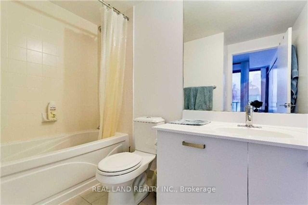 Photo 13 of Unit 502, 832 Bay Street, Toronto, Bay Street Corridor — HOMEH