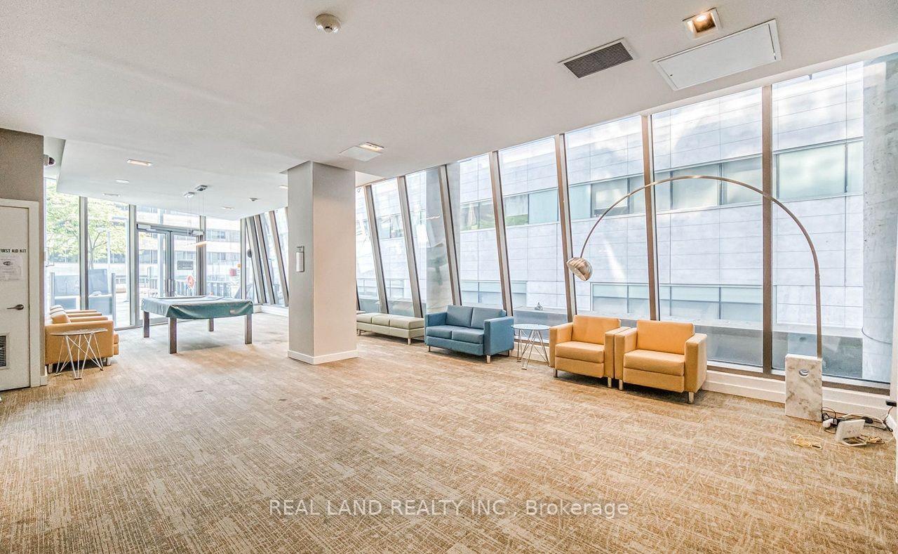 Photo 21 of Unit 502, 832 Bay Street, Toronto, Bay Street Corridor — HOMEH